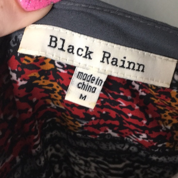 Black Rainn Mixed Media Top - Picture 4 of 5